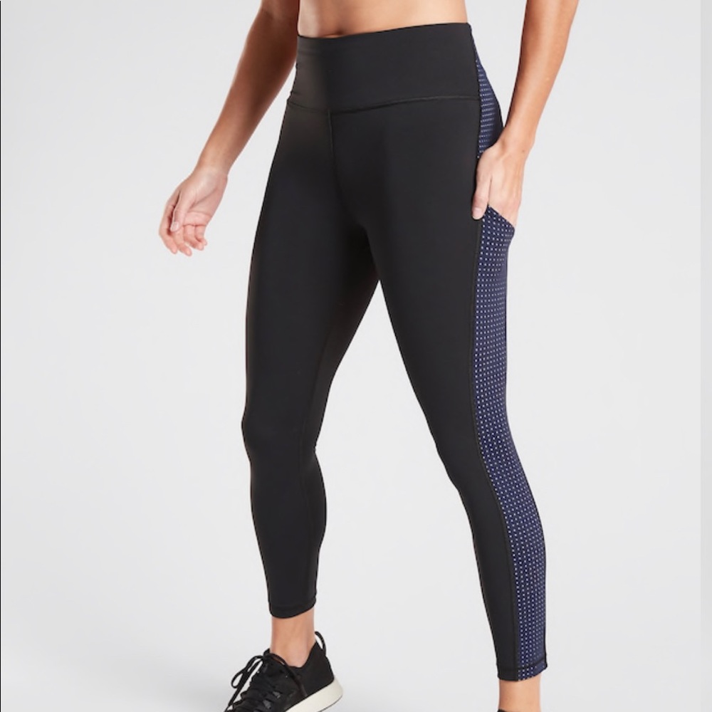 Athleta Ultimate Stash Pocket Colorblock Laser Cut